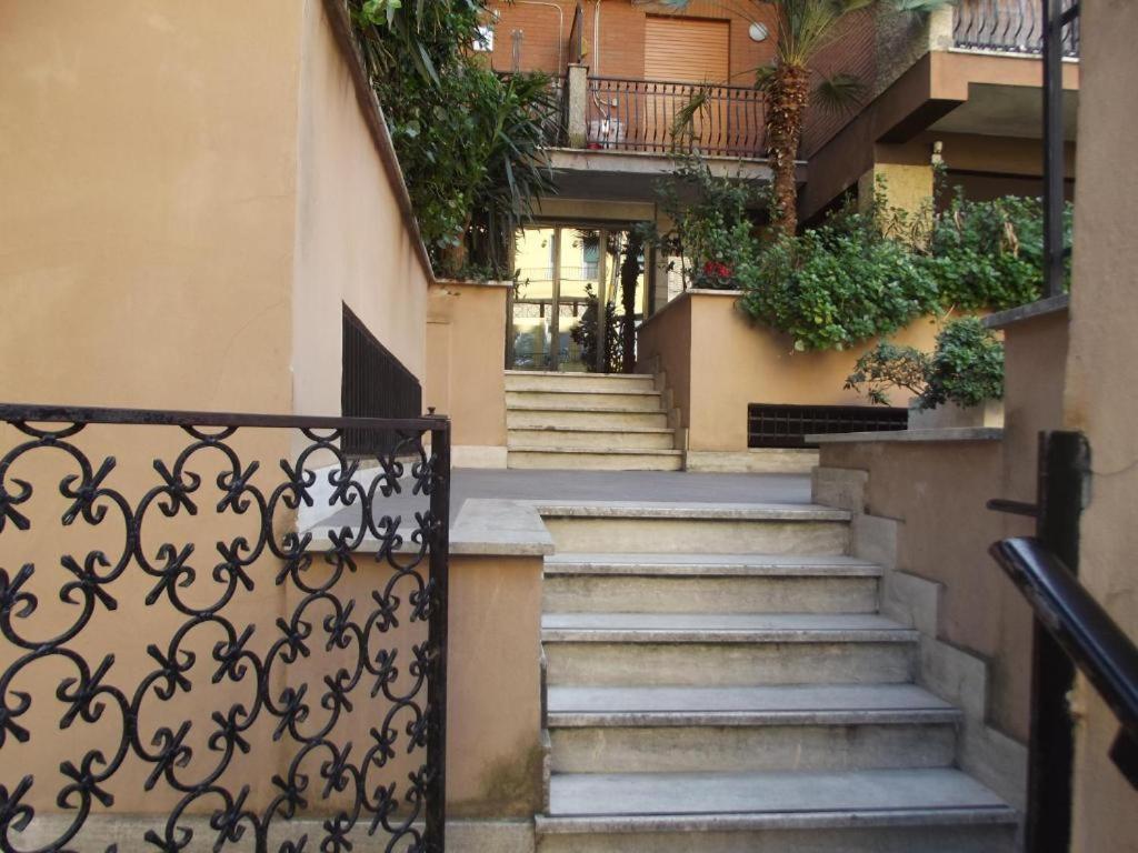 Guest House Domus Gratia Russo Roma Exterior foto